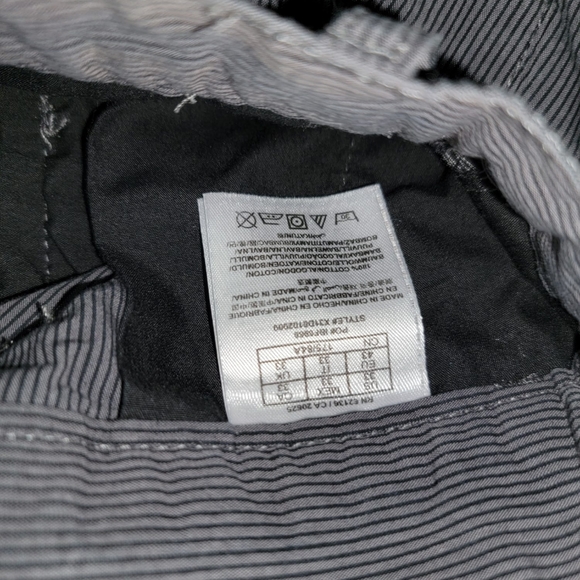 (M) Guess Shorts Grey Striped (Men) - Picture 3 of 8